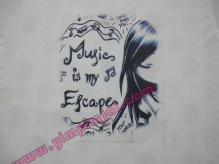 เสื้อยืดสกรีน music is my escape