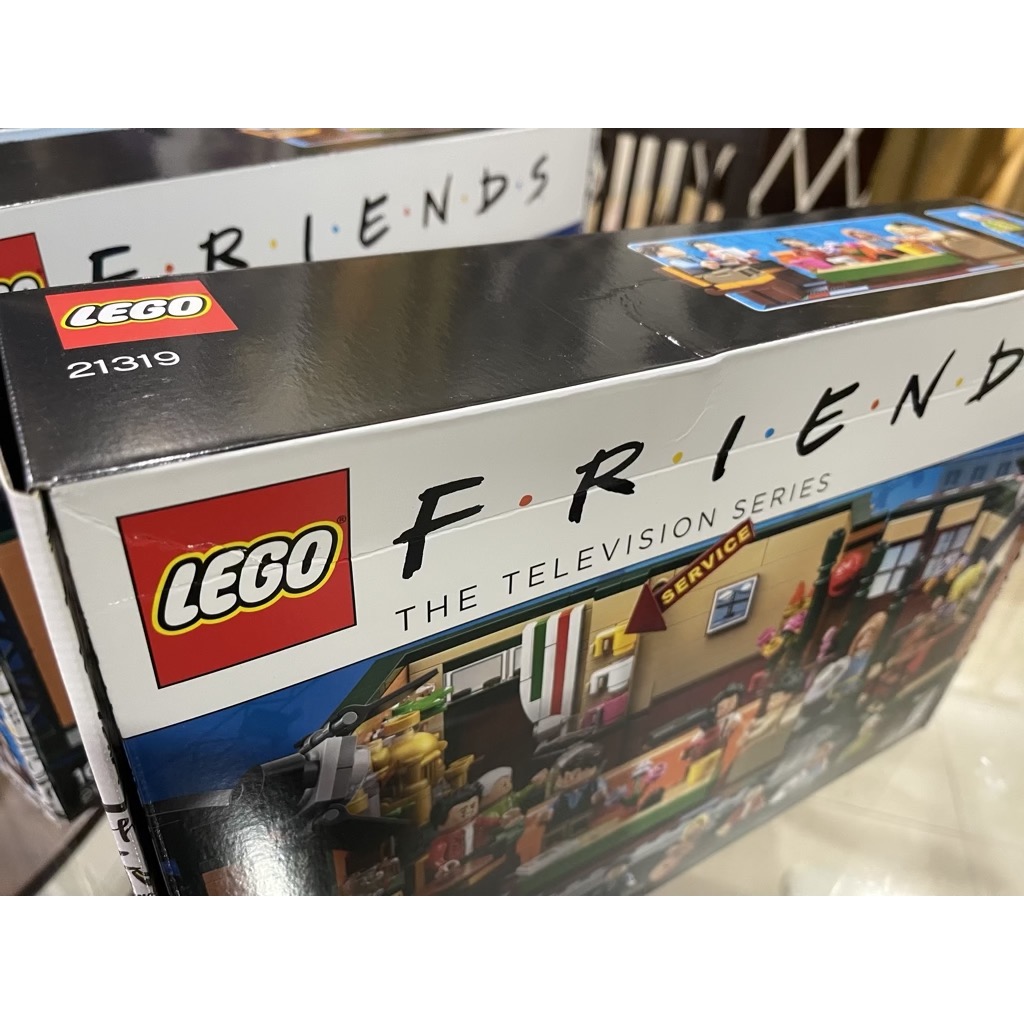 LEGO Exclusives 21319 Central Perk (กล่องไม่สวย-Damaged Box)