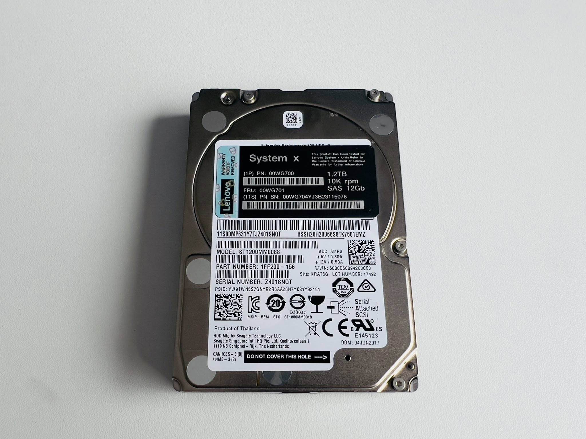 Lenovo HDD SAS 1.2TB 10K 12Gbps 00WG700 2.5" ฮาร์ดดิสเซิร์ฟเวอร์รีโนโวมือสองพร้อมใช้งาน