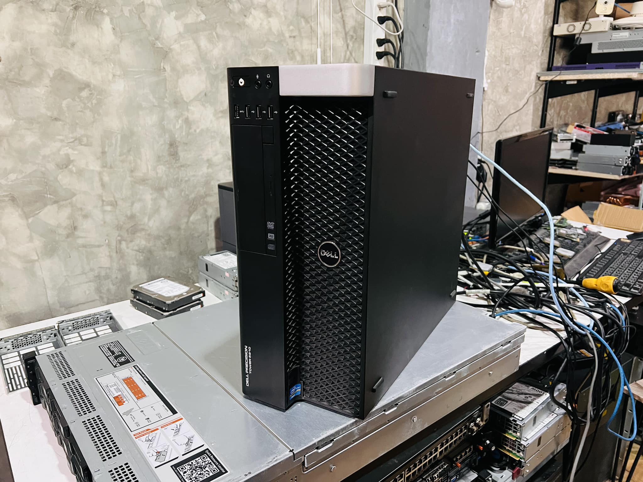 Dell T5810 ddr4 32gb k2200 เวิร์คสเตชั่นมือสองพร้อมใช้งาน