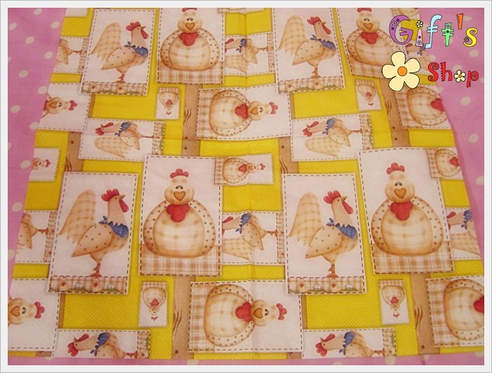 กระดาษแนปกิ้น ลายปะสีเหลืองรูปไก่