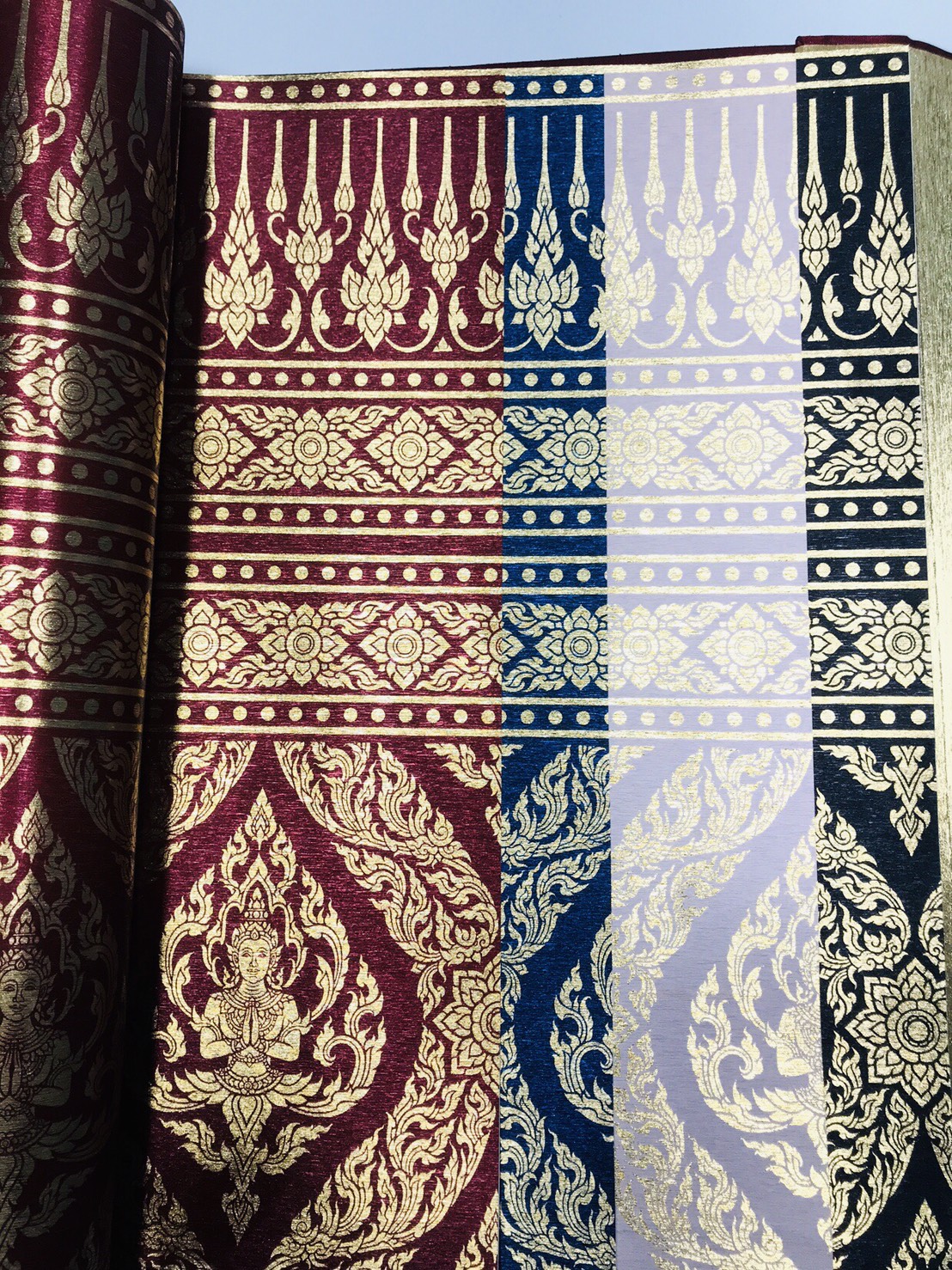 วอลเปเปอร์ลายไทย เทพพนม (ขอบบนล่าง) เทา-ทอง 47-122-02