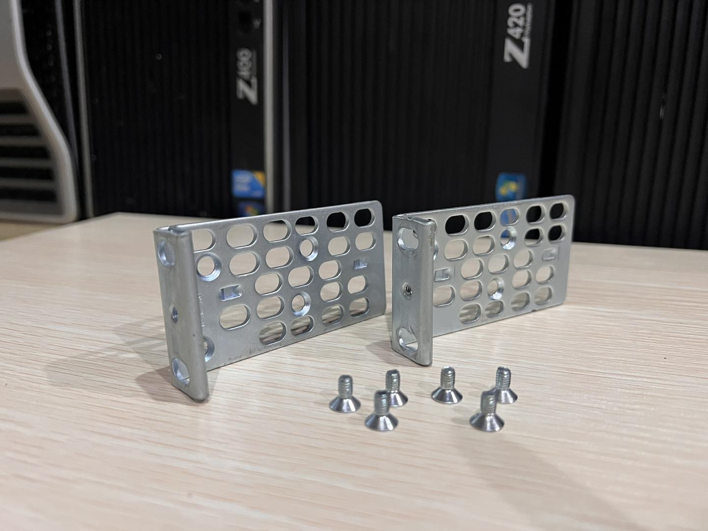 หูยึด cisco 3750x 3560x สำหรับเข้าตู้ หรือหูเข้าตู้