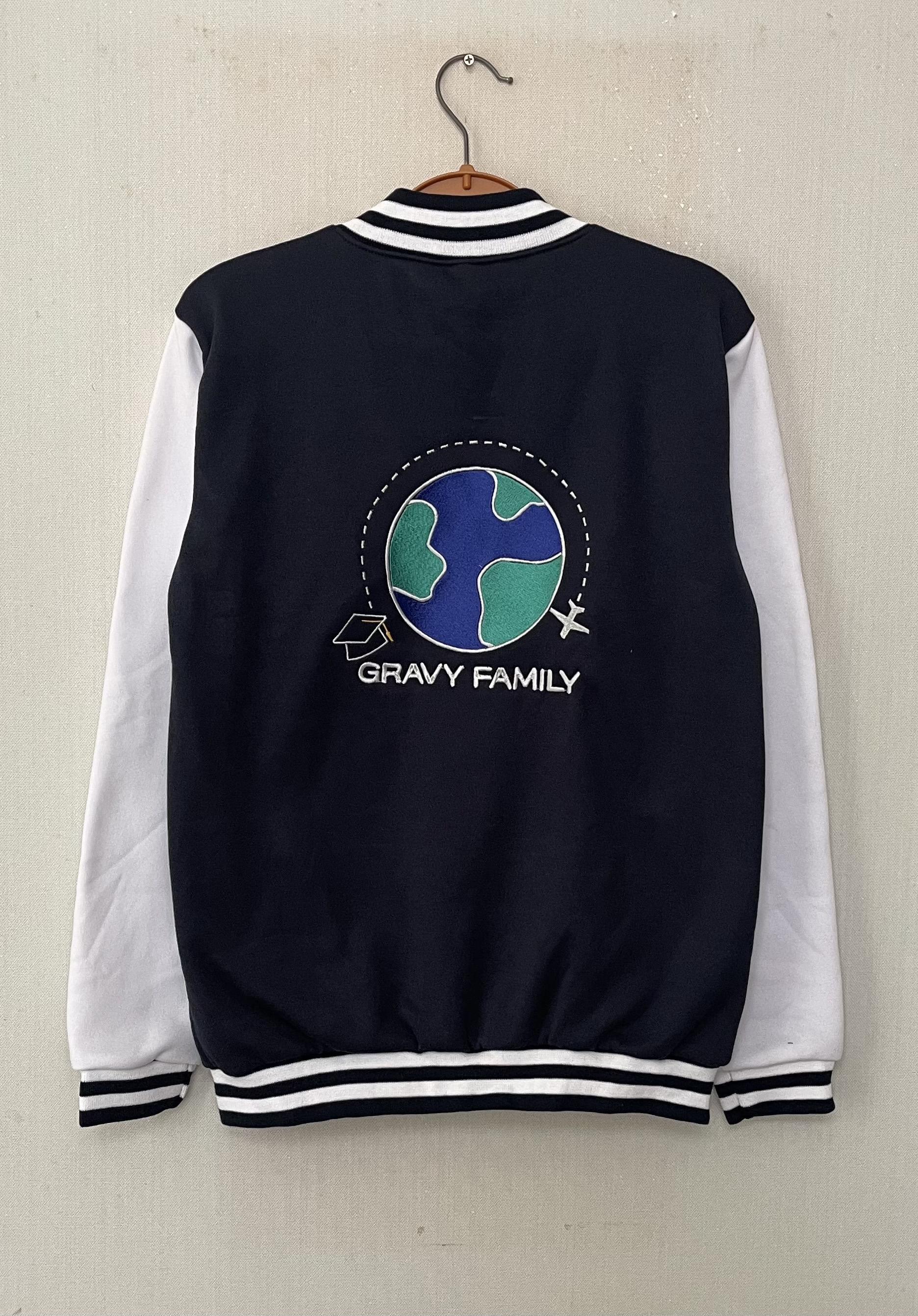 เสื้อแจ็คเก็ตเบสบอลกรมขาว