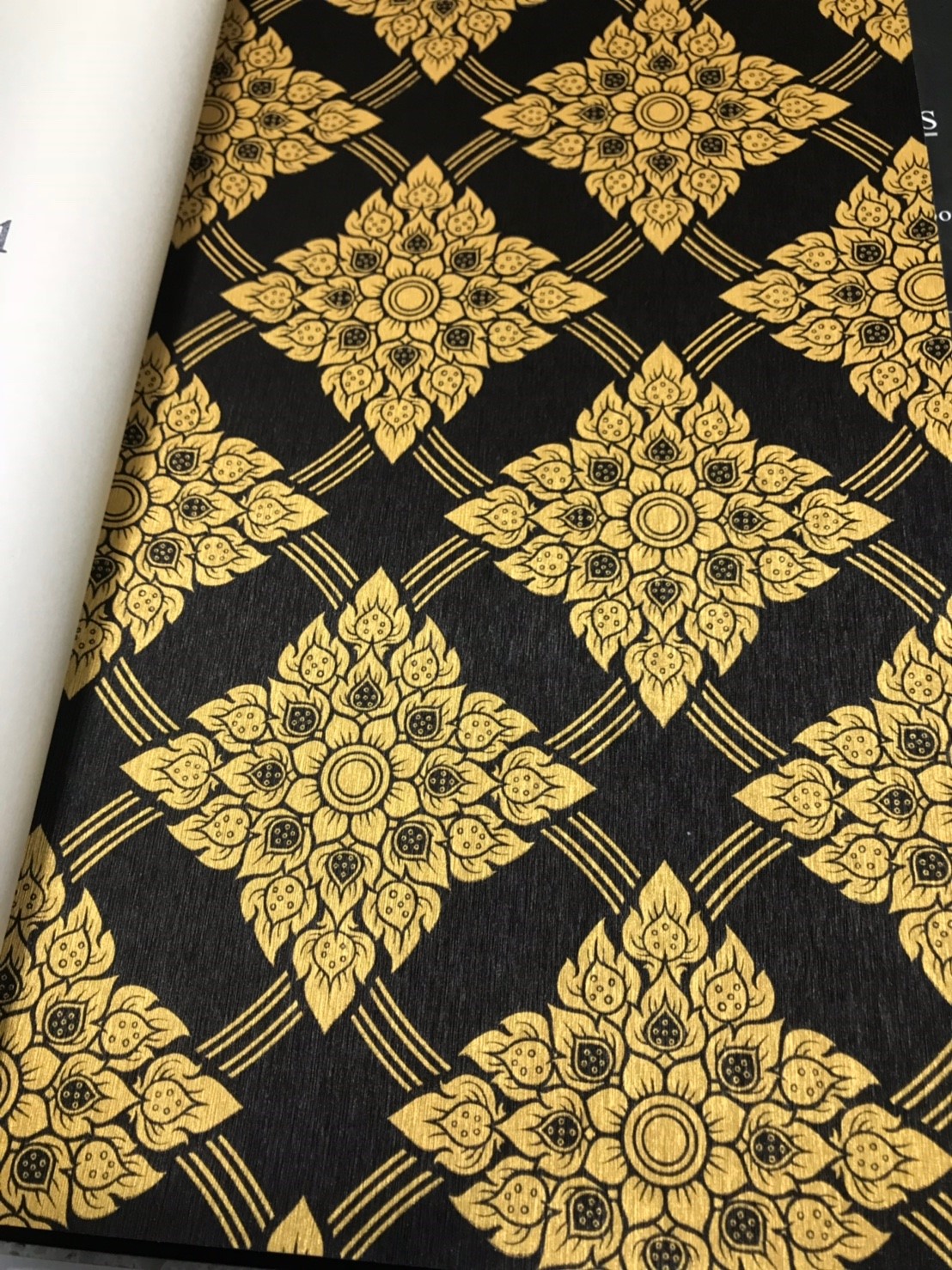 วอลเปเปอร์ลายไทย ประจำยาม ดำ-ทอง 033-10