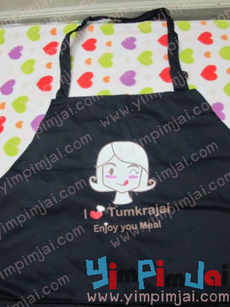 งานสกรีนเสื้อพนักงานร้านอาหาร และผ้ากันเปื้อน