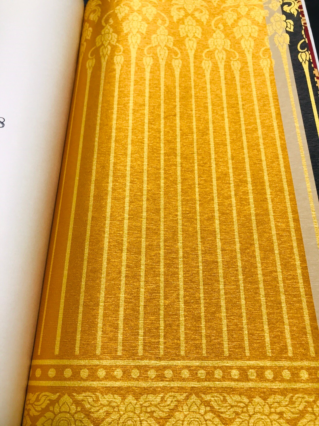 วอลเปเปอร์ลายไทย (ขอบบนล่าง) ทอง BD049-12