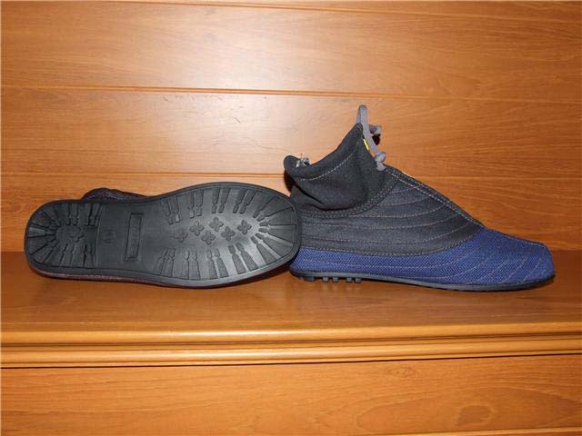 รองเท้านินจา : แบบผ้าสั้นพื้นยางดำ : ลายพราง :