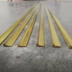 เส้นแบ่งแนวทองเหลือง