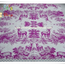 กระดาษแนปกิ้น ลายกวางในป่า สีมชมพู พื้นหลังสีขาว