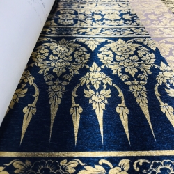 วอลเปเปอร์ลายไทย ดอกพุดตาน น้ำเงิน-ทอง 47-102-09