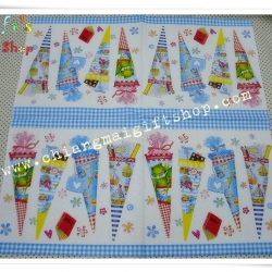 กระดาษแนปกิ้น ลายกรวยใส่ของขวัญ เครื่องเขียนน่ารัก ขอบลายสก็อตสีฟ้าขาว พื้นหลังสีฟ้า