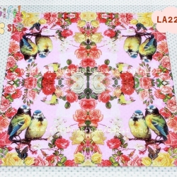 กระดาษแนปกิ้น ลายนกสองตัว ผีเสื้อ ดอกไม้ กุหลาบสีแดง พื้นหลังสีชมพู