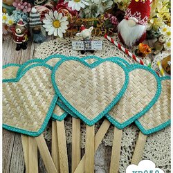 ขายส่ง พัดไม้ไผ่สานรูปหัวใจขอบผ้าคอตตอนสีเขียวจุดชมพู สวยมาก 1ชุด 20 ด้าม, พัดหัวใจ, พัดไม้ไผ่, ขายส่งพัดหัวใจ KB059