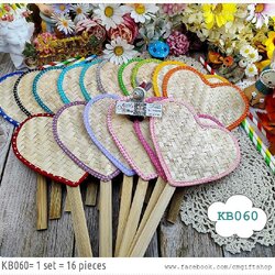 ขายส่ง SALEตำหนิ, ขายลดราคามีตำหนิเล็กน้อย, เกรดบี, พัดไม้ไผ่สานรูปหัวใจขอบผ้า 16 สี ลายจุด ขายเป็นชุด 1 ชุดมี 16 ด้าม, ประหยัดมาก,