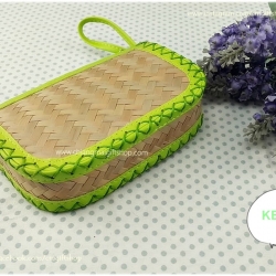 กระเป๋ากกสานขอบหนังสีเขียวสด