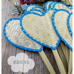 พัดไม้ไผ่สานรูปหัวใจขอบผ้าคอตตอนสีฟ้าจุดขาว จุดใหญ่ ชุด 20 ด้าม, พัดหัวใจ, พัดไม้ไผ่, ขายส่งพัดหัวใจ