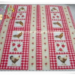 กระดาษแนปกิ้น ลายไก่ ดอกไม้สีแดง พื้นหลังลายสก็อต สีแดง