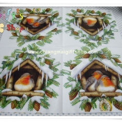 กระดาษแนปกิ้น ลายนกในบ้านนก ลูกสนใบสน พื้นหลังสีขาว