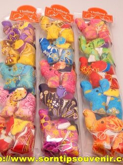 พวงกุญแจช้าง 4 ขาใหญ่ ลายดอกไม้ของที่ระลึกไทย