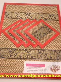 เซ็ตที่รองจาน ที่รองแก้วเสื่อกกสีแดง 4 ที่ ของที่ระลึกไทย