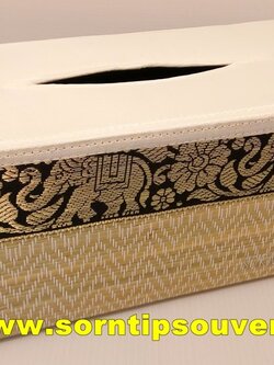 กล่องทิชชู่เสื่อกกขนาดใหญ่สีขาว