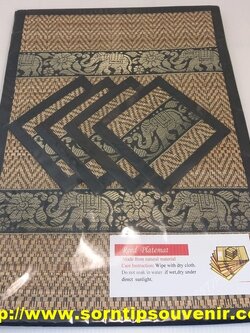 เซ็ตที่รองจาน ที่รองแก้วเสื่อกกสีดำ 4 ที่