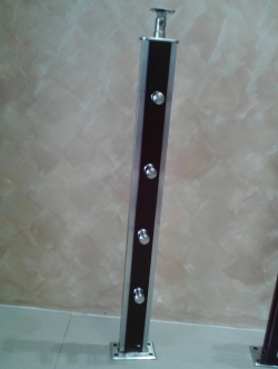 เสาบันไดสแตนเลสแบบด้านข้างเหลี่ยม ร้อยเส้นกันตก K14