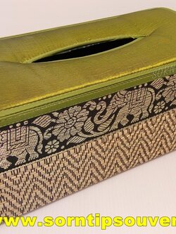 กล่องทิชชู่เสื่อกกขนาดใหญ่สีเขียวอ่อน