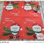กระดาษแนปกิ้น, ลายซานตาคลอส, ลายซานต้า, ลายซานตาคลอสใส่ผ้าพันคอสีเขียว, ลายตัวอักษรคำว่า Merry christmas, ลายคริสต์มาส, ลายเทศกาล, ลายเกล็ดหิมะ, ลายฤดูหนาว, พื้นหลังสีแดง