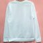 เสื้อเสวตเตอร์กันหนาวสีขาว