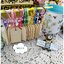 พร้อมส่งทันที! ขายส่งงานดิบพวงกุญแจไม้ สี่เหลี่ยมผืนผ้ายาวด้านบนตัดมุม ทำจากไม้อัดแผ่นบาง 1 ชุด มี 15 ชิ้น (ตัวโลหะที่เป็นตัวห้อย มี 15 สี ไม่ซ้ำกัน สีสวยมาก เป็นพวงกุญแจแบบมีตัวหมุน) เนื้อไม้สีขาวครีมมีรอยบ้างตามธรรมชาติ